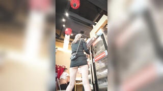 (BC-AA-060)超短裙美女吃火锅..屁股直接露在外面..跟进店里拍
