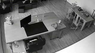 黑客破解摄像头偷拍河北某摄影店女老板 年纪30左右 在公司办公室与2名男子长达两年偷情记录 (4)