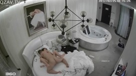 【360水滴TP】白色浴缸房偷拍很久没做爱的小年轻情侣一天干了4炮 妹子的叫声听起来很享受